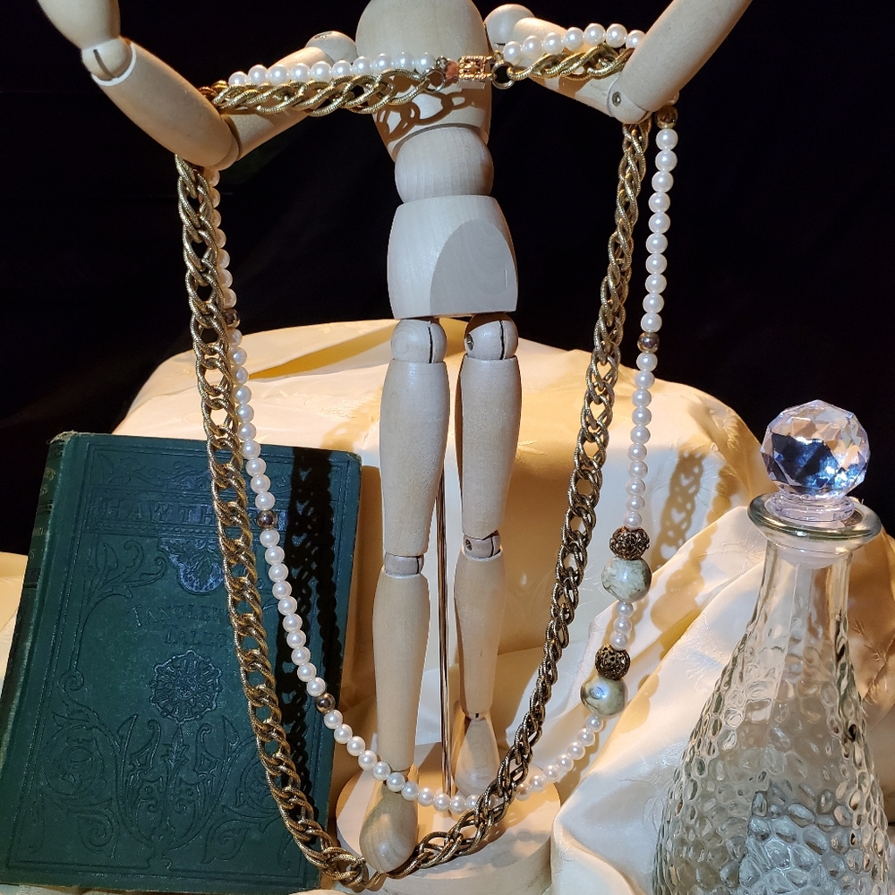 Pearl and Gold Chain Necklace